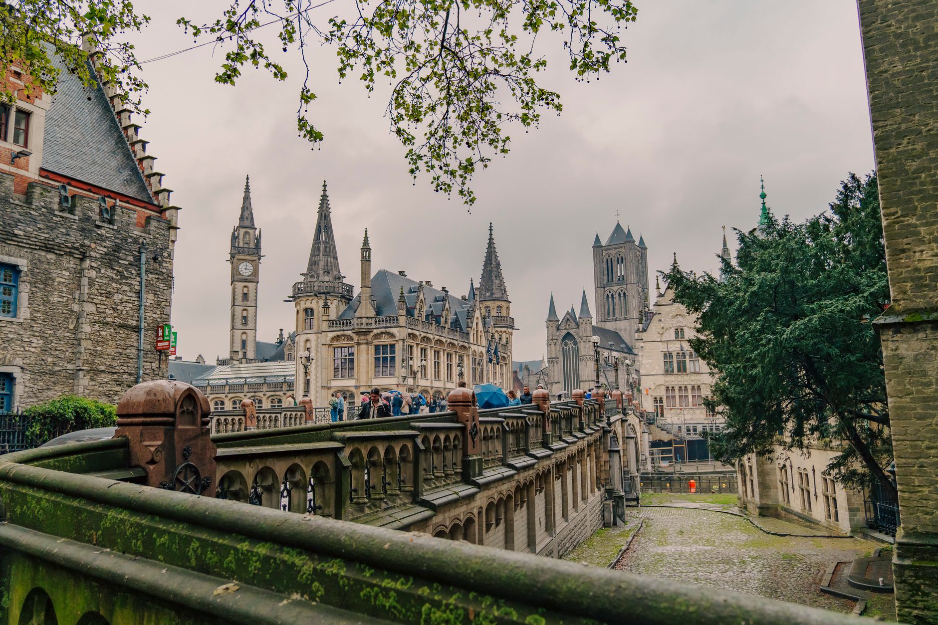Historische rondleiding door een middeleeuwse Belgische stad